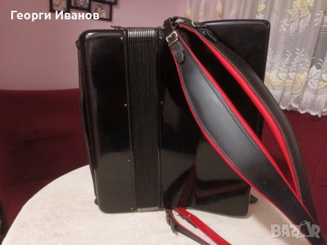 Продавам Акордеон Велтмайстер Капричи 120 Баса, снимка 3 - Акордеони - 54468985