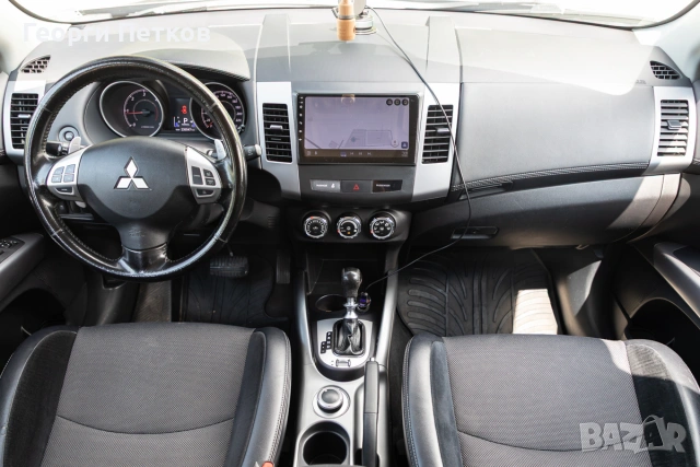 Mitsubishi Outlander 2.2 DI-D, снимка 7 - Автомобили и джипове - 55094256