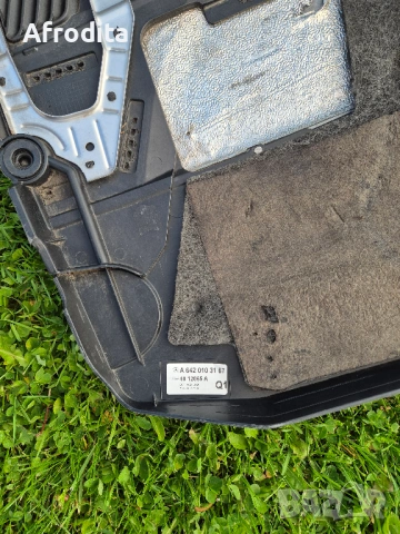Капак/кора двигател за MERCEDES ML W164 , снимка 3 - Части - 54457652