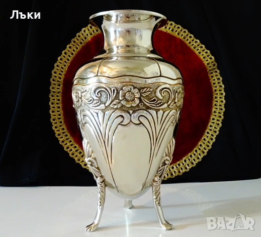 Посребрена медна ваза на крачета 870 гр.,Арт Нуво. , снимка 2 - Вази - 55188531