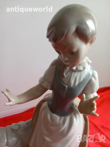 NAO by LLANDRO Голяма Порцеланова Статуетка"Момиче на Чешмата"", снимка 3 - Антикварни и старинни предмети - 55324053