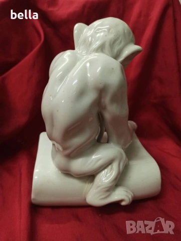 Изключително рядка порцеланова голяма пластика известна като маймуната на Дарвин, снимка 3 - Антикварни и старинни предмети - 54207020