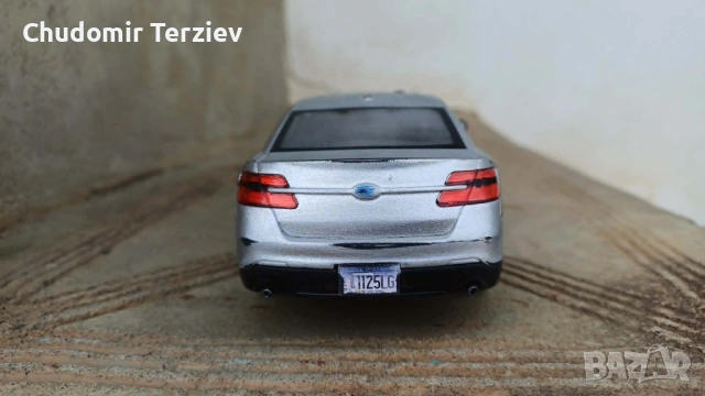 1:24 Welly Ford Taurus мащабен модел , снимка 3 - Колекции - 54506376