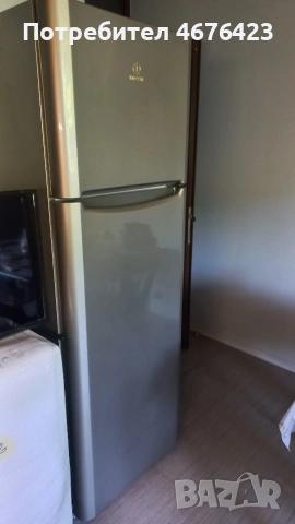 Хладилник indesit 175/60/60 с отделна горна камера, снимка 2 - Хладилници - 54687578