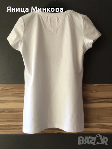 Дамска тениска Tommy Jeans, снимка 2 - Тениски - 55448329