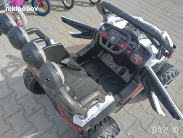 SAFARI двуместен акумулаторен джип JAKARTA 4x4 бял, снимка 5 - Коли, камиони, мотори, писти - 55440266