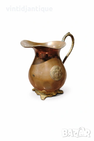 Винтидж медна кана с декоративни елементи и релефен медальон, снимка 3 - Антикварни и старинни предмети - 53993941