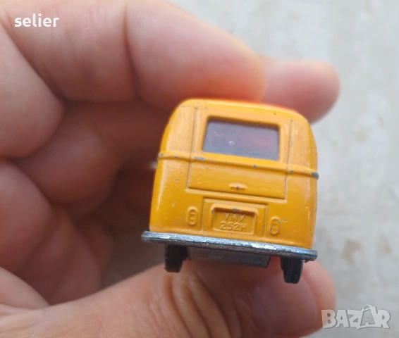 Това е класическа количка Matchbox Series No. 23 Volkswagen Camper, произведена от Lesney в Англия п, снимка 4 - Колекции - 54552049