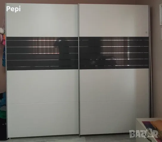 Гардероб с плъзгащи врати 
