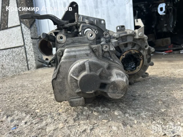 0A4301107L.Ръчна Скоростна Кутия за Vw Туран 1.6 TDI. 105кс. 2011г.6-скорости , снимка 7 - Части - 55609203