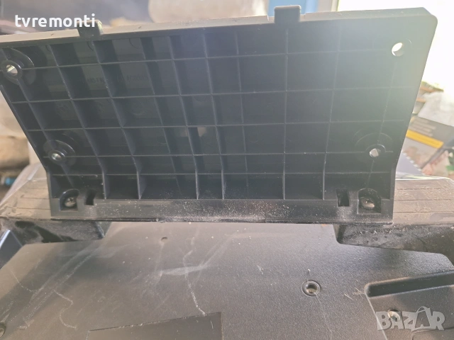 оригинална стойка Телевизор PANASONIC модел TX-32ES400E, снимка 2 - Стойки, 3D очила, аксесоари - 54981767