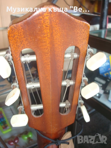 Класическа китара Höfner 4/4 с колан Фендер и кожен калъф, снимка 11 - Китари - 55059607