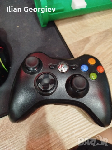 Продавам модната конзола XBOX 360 Slim, снимка 2 - Xbox конзоли - 54317809