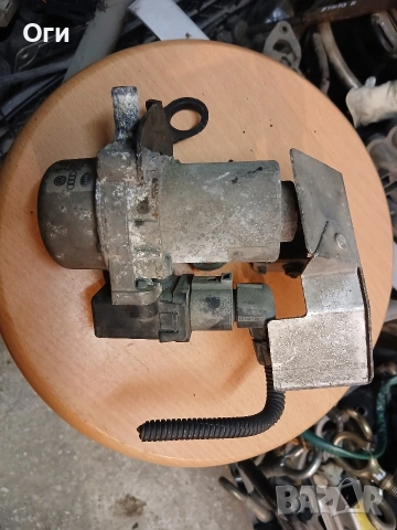 вакуум помпа спирачна система за Ауди А3 и Голф 4 1J0 612 181B