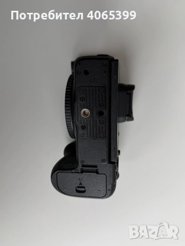 Продавам Nikon Z6 (на 17к кадъра) + батериен грип MB-N10 + XQD карта, снимка 4 - Фотоапарати - 54749926