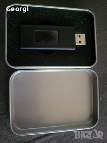 USB използва се в коли дровове тел. 