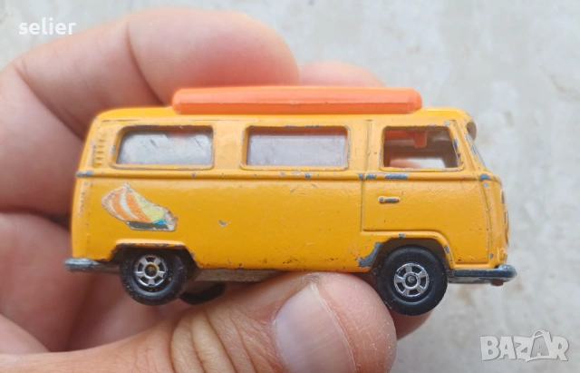 Това е класическа количка Matchbox Series No. 23 Volkswagen Camper, произведена от Lesney в Англия п, снимка 2 - Колекции - 54552049