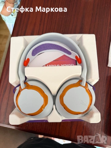 Слушалки за гейминг JBL Quantum 250, с кабел, пространствен звук, over-ear, бяло-оранжеви, снимка 2 - Слушалки и портативни колонки - 55243111