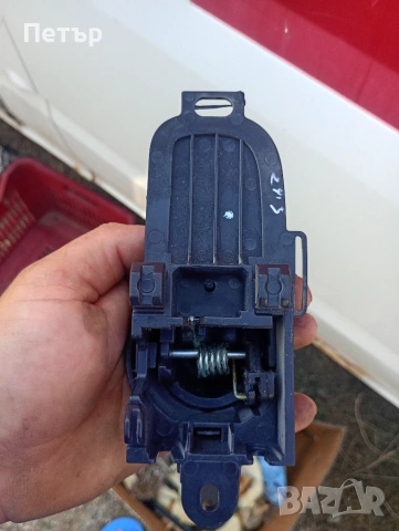 Вътрешна дръжка за отваряне на предна дясна вратаНисан нв200 nissan nv200, снимка 2 - Части - 55075290