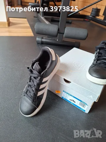Детски маратонки Adidas, снимка 2 - Детски маратонки - 55393706