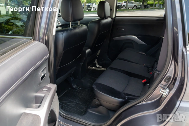 Mitsubishi Outlander 2.2 DI-D, снимка 9 - Автомобили и джипове - 55094256