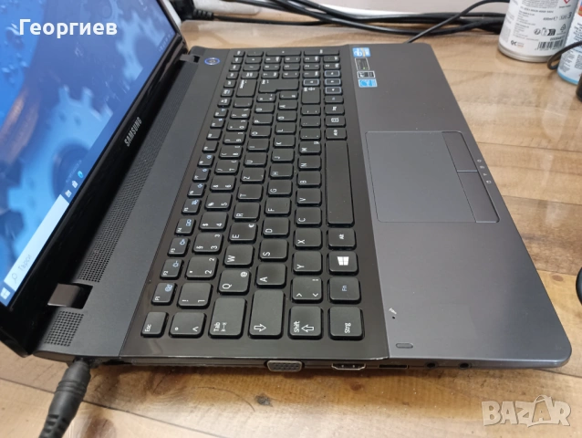 Лаптоп Samsung NP300E / 15,5", снимка 6 - Лаптопи за дома - 54395182