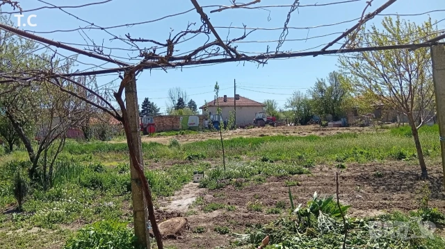 Продава се тухлена къща в с. Камбурово, област Търговище. , снимка 3 - Къщи - 54691862