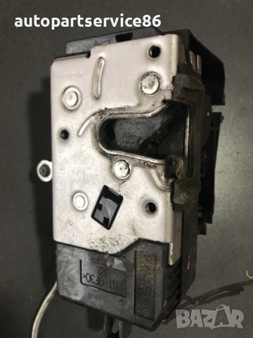 Преден десен заключващ механизъм за врата за Opel Vectra C (2002-2006) 24447343, снимка 2 - Части - 54310268