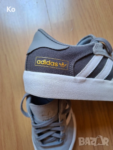 Нови оригинални маратонки Adidas естесвен велур, снимка 6 - Маратонки - 55164001