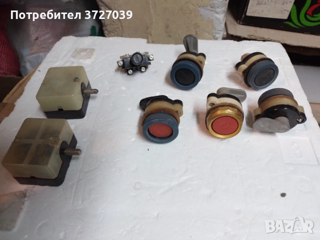 бутони за пускатели и крйни изключватели.