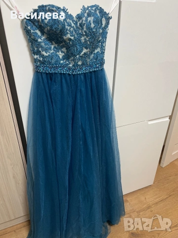 Бална рокля без презрамки с пайети