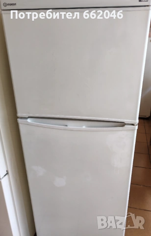 Indesit хладилник с горна камера , снимка 2 - Хладилници - 54566805