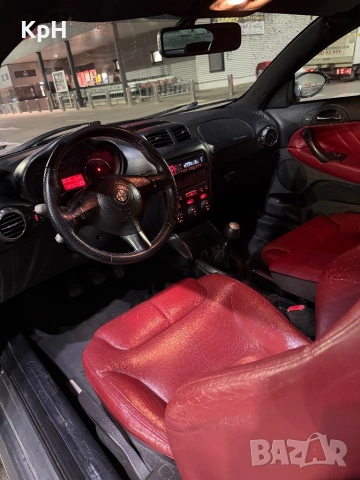 Alfa Romeo GT 1.9 JTD, снимка 4 - Автомобили и джипове - 54491412