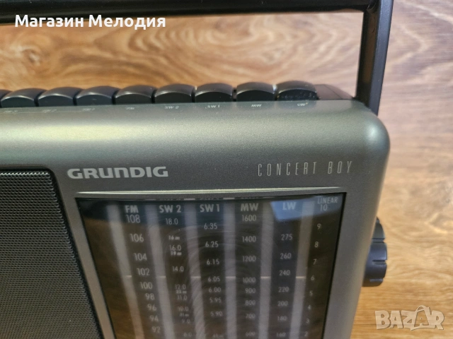 Ретро радиоприемник Grundig Concert Boy 235 – Немско качество и мощен звук, снимка 4 - Радиокасетофони, транзистори - 54589883