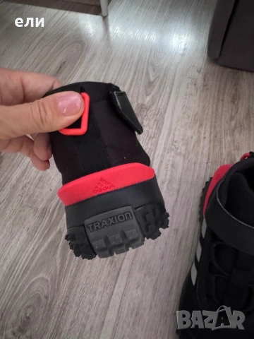 Adidas Traxion, снимка 4 - Детски боти и ботуши - 54523349