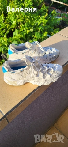 Бели маратонки Asics 39, снимка 2 - Маратонки - 54748674