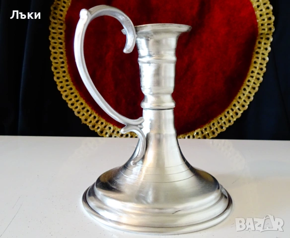 Свещник от калай с дръжка,ръкохватка. 