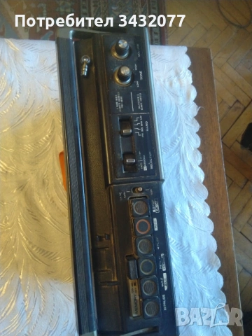 Радио касетофон Нитачи, снимка 2 - Радиокасетофони, транзистори - 53952335