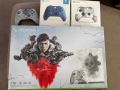 Xbox One X Gears of War 5 Limited Edition конзола с три контролера, снимка 1