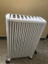 Електрически маслен радиатор Delonghi, снимка 1