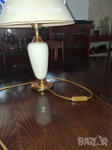 Настолна лампа за всеки дом 