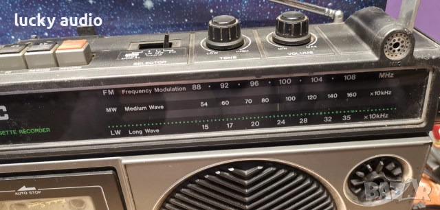 Радио JVC  3 BAND, снимка 2 - Радиокасетофони, транзистори - 55235214
