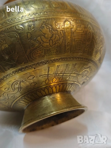 Автентичен индийски ритуален съд Чамбу (Chambu), изработен от дебел и масивен месинг., снимка 10 - Антикварни и старинни предмети - 54649395