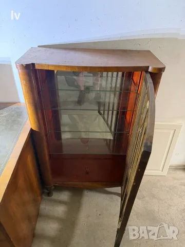 Винтидж витрина в стил Арт Деко / Модерн, снимка 2 - Антикварни и старинни предмети - 55703752