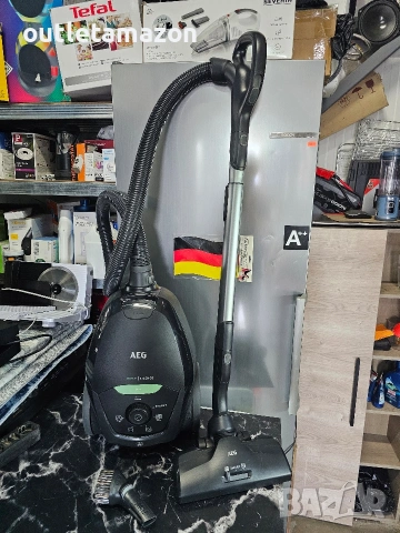 Прахосмукачка AEG VX82-1-ÖKO с торба , снимка 4 - Прахосмукачки - 54517008