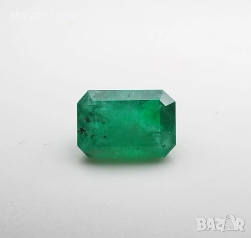  Рядък 3,35 каратов естествен изумруд с vivid green цвят от Swat Valley, Пакистан! Сертификат!, снимка 2 - Други - 55173319