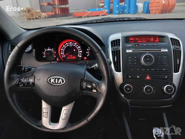 Kia ceed 2011, снимка 4 - Автомобили и джипове - 53991877