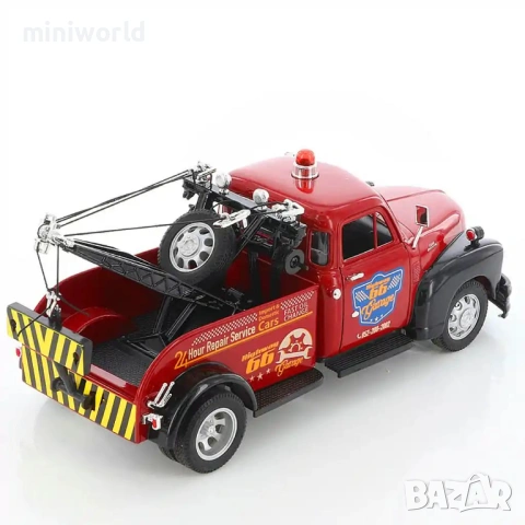 Chevrolet Tow Truck 1953 - мащаб 1:24 на Welly моделът е нов в кутия, снимка 2 - Колекции - 54279679