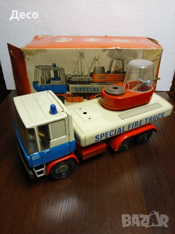 Стара немска играчка камион.