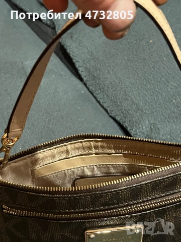 Дамска чантичка Michael Kors, снимка 6 - Чанти - 54858084